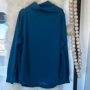 Athleta Cozy Karma Half Zip Sweatshirt, Size XL. Color: Dark Sardina Blue